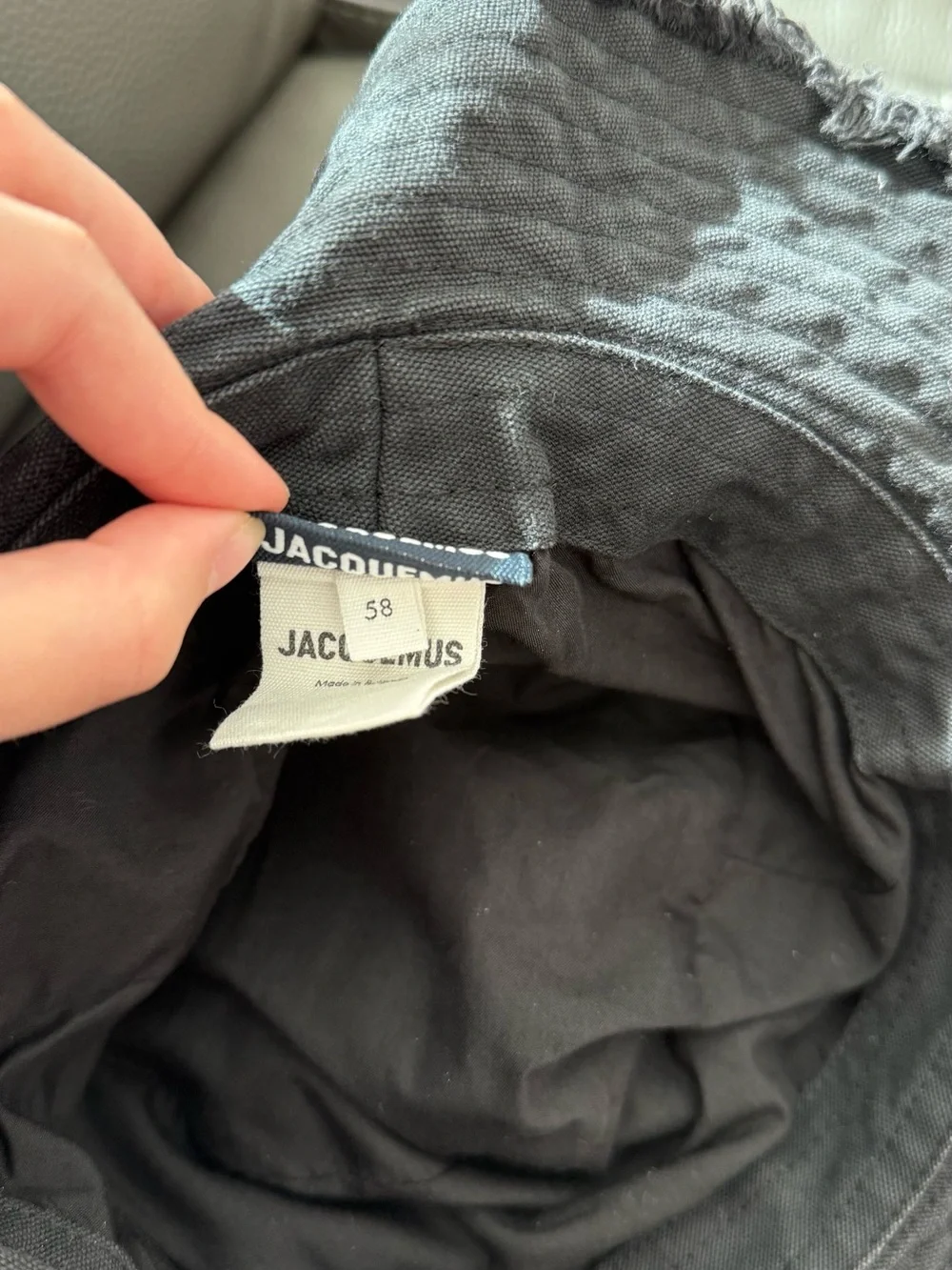 Jacquemus Unisex Le Bob Artichaut Bucket Hat - Picture 6 of 6